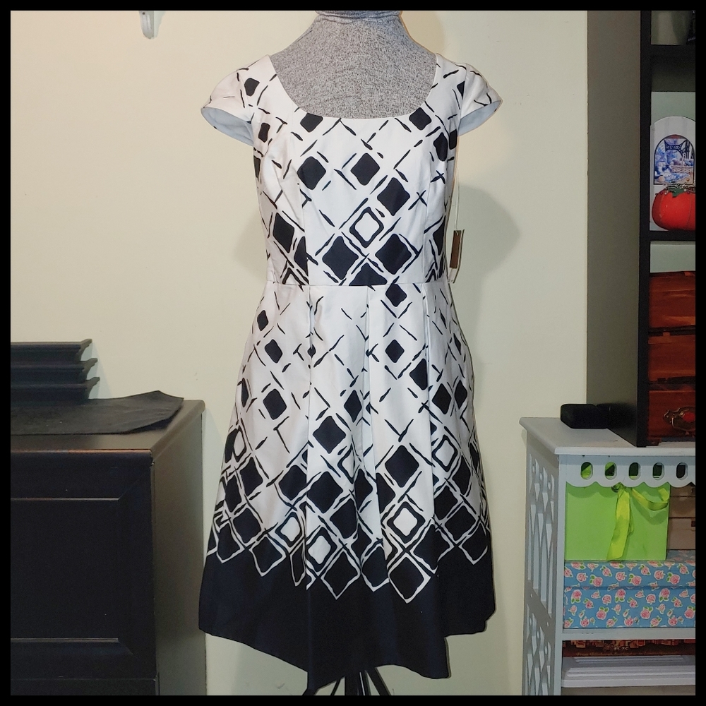 Nine West Princess Cut Black And White Geometric Print Dress